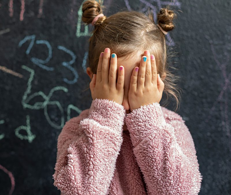 ¿Por qué mi hijo no se concentra en clase y saca malas notas?